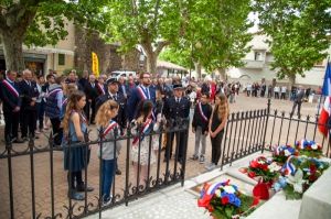 04-COM-Cérémonie-du-8-Mai-1945-(2)
