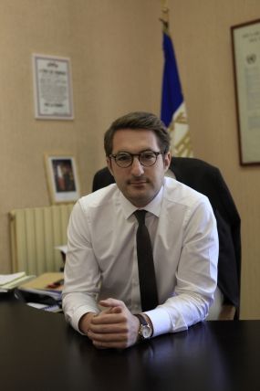 Maître Jordan Dartier Maire de Vias